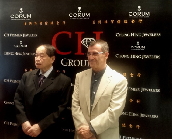 Mr Lee Chairman di Chong.Hing Jewlers e Vincent Calabrese