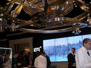 Montblanc, Villeret innevata e maxiscultura sul soffitto