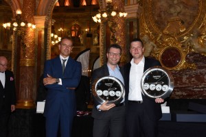 Mario Peserico premia i vincitori al Gala di Parigi