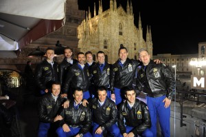 Gli undici piloti sulla terrazza di Duomo 21, a pochi metri dal Duomo